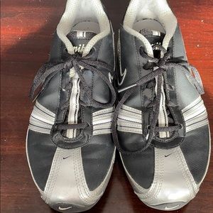 Nike womens turf shoe size 9